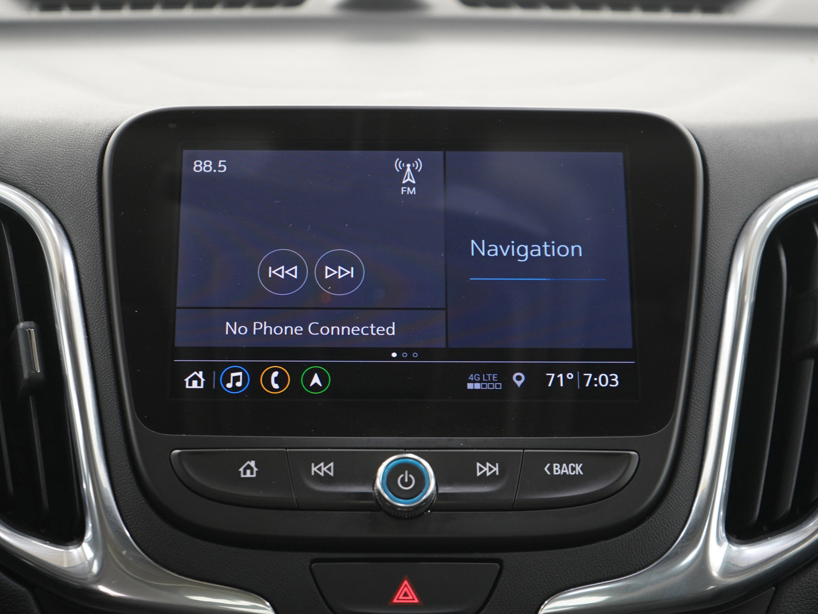 Used 2019 Chevrolet Equinox LT w/ Sun & Navigation Package AWD/4WD image 18