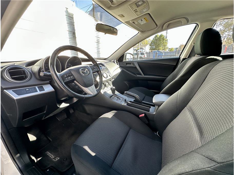 Used 2013 MAZDA MAZDA3 i Touring image 2