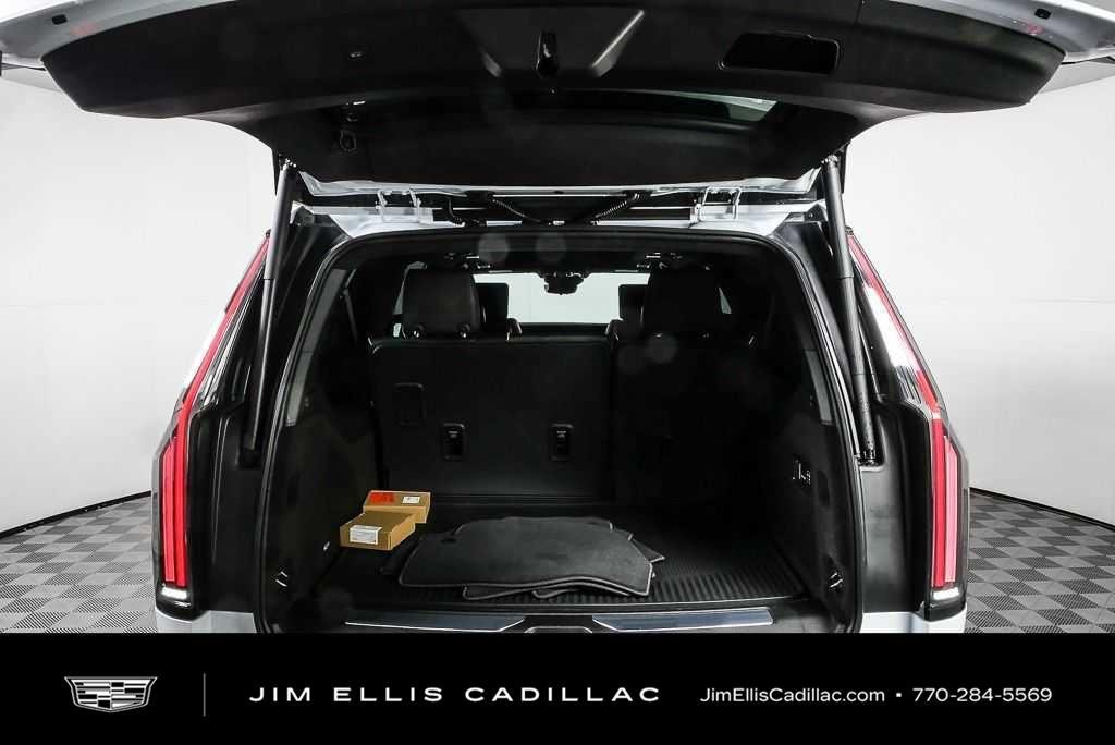 Used 2026 Cadillac Escalade ESV Platinum Sport w/ LPO, ONYX Package AWD/4WD image 30