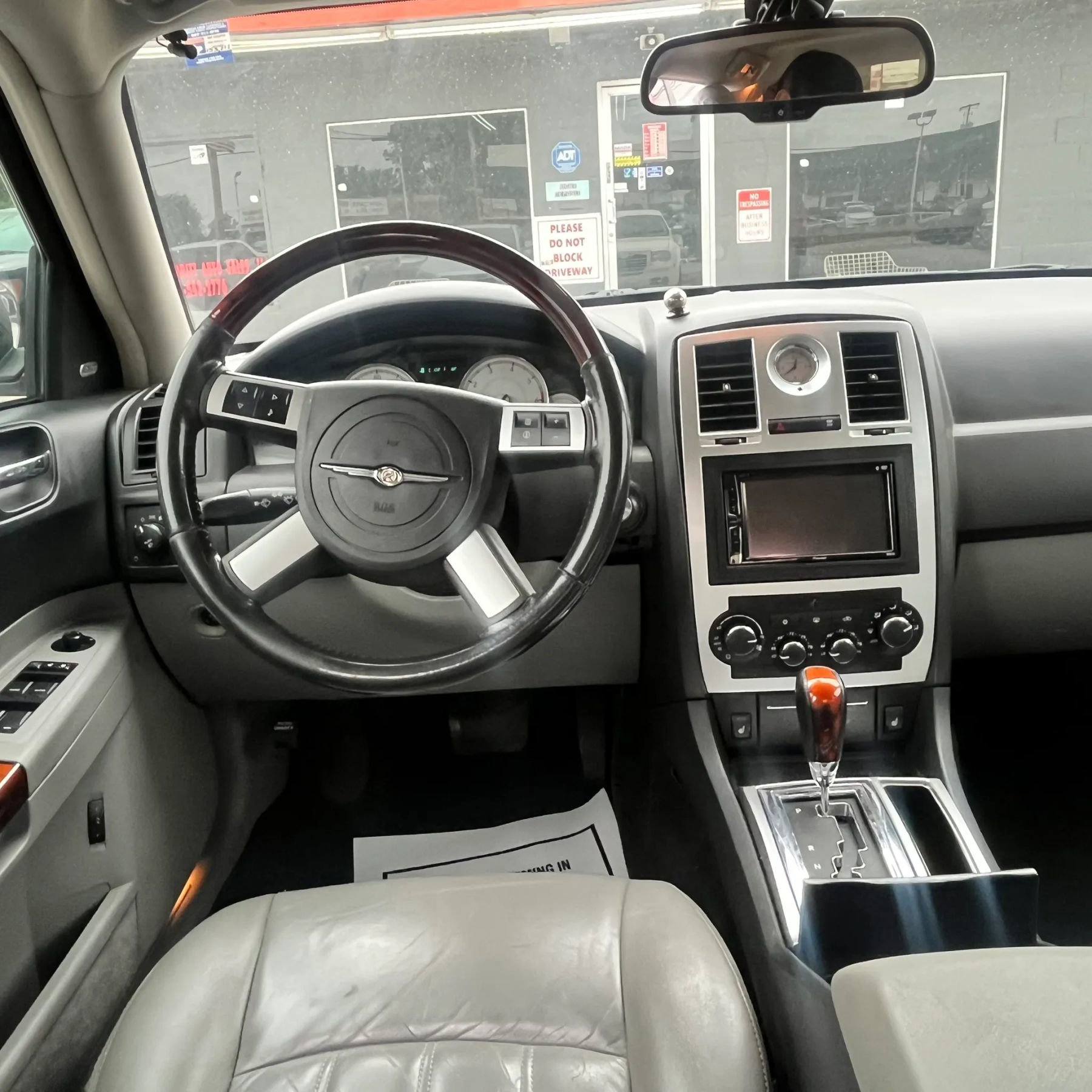 Used 2007 Chrysler 300 C RWD image 11