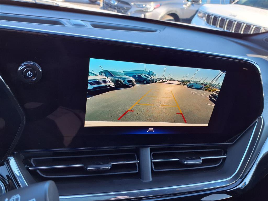 Used 2025 Chevrolet Trax RS w/ Sunroof Package image 4