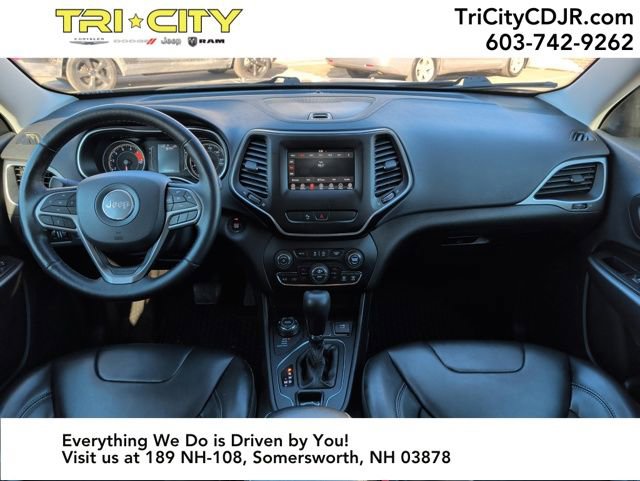 Used 2019 Jeep Cherokee Latitude Plus w/ Comfort/Convenience Group image 19