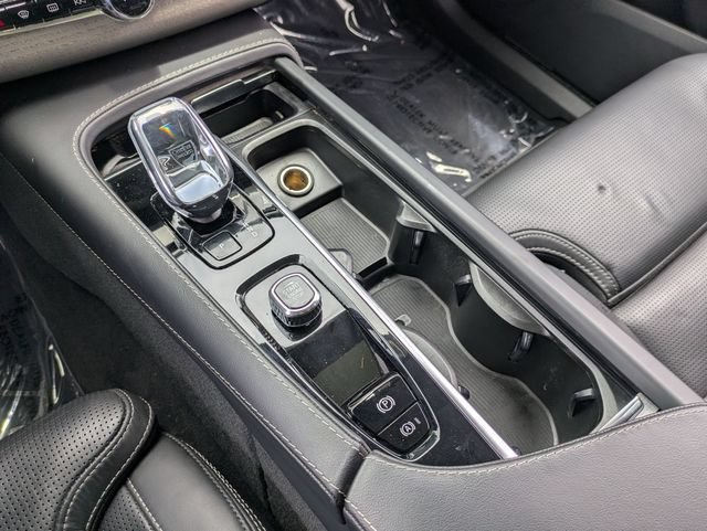 Certified 2025 Volvo XC90 T8 Ultra w/ Protection Package Premier AWD/4WD image 24