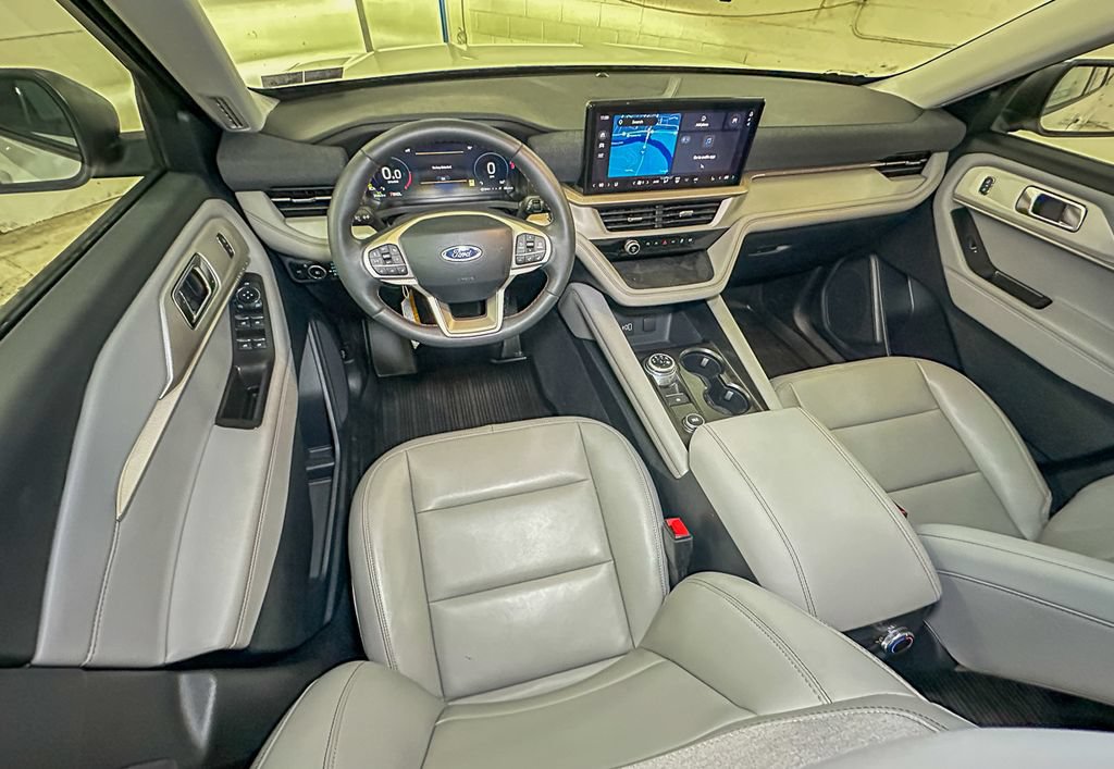 Used 2026 Ford Explorer Active w/ Active Comfort Package AWD/4WD image 12