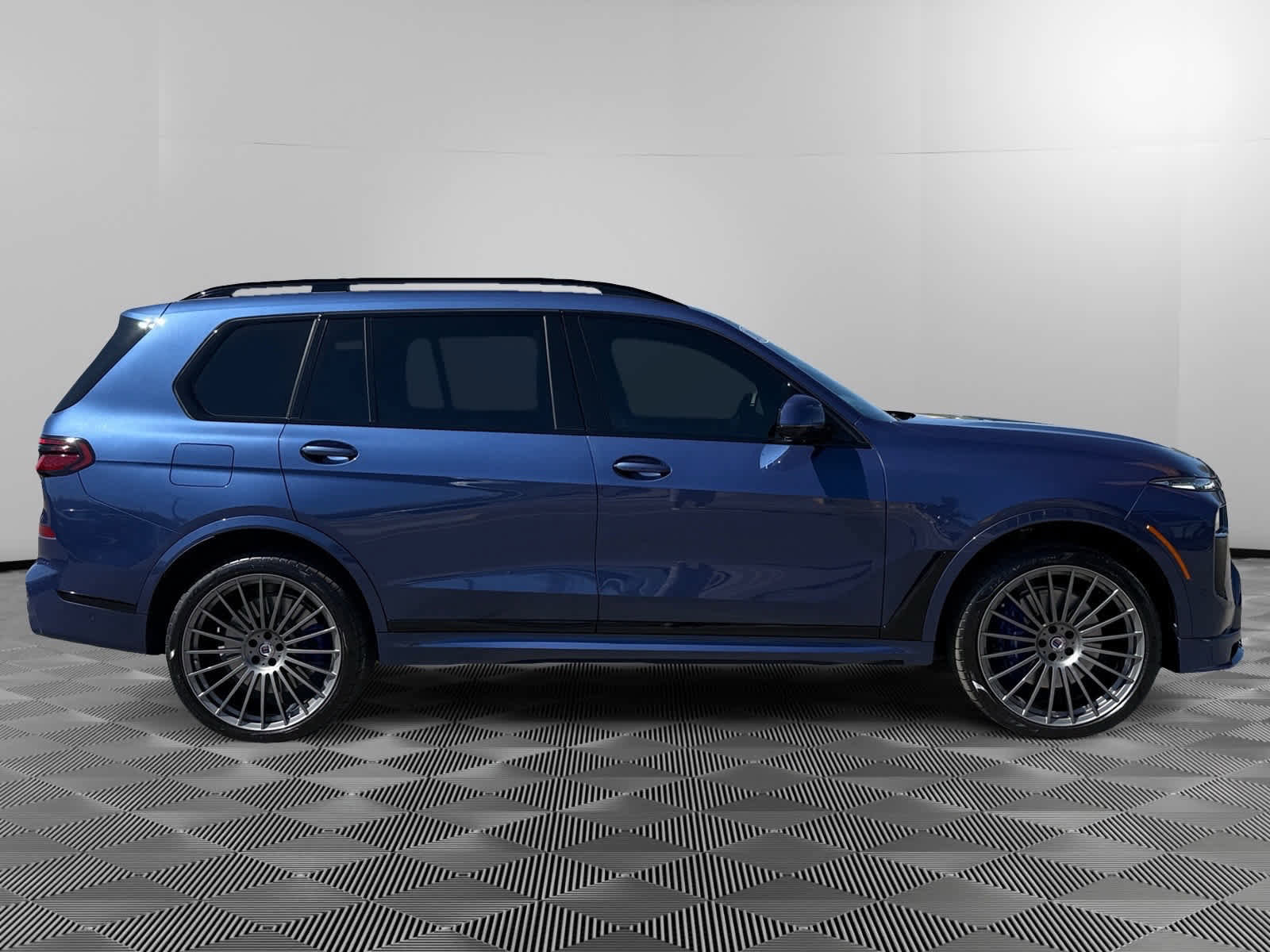 Used 2024 BMW ALPINA XB7 AWD/4WD image 6