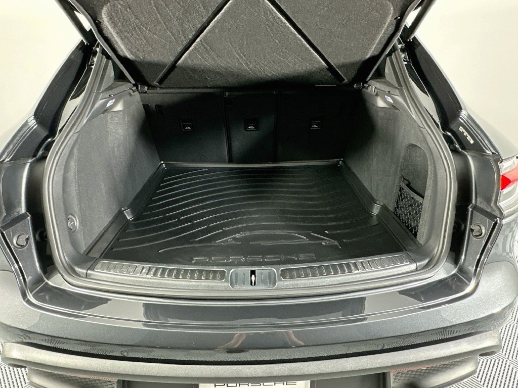 Certified 2023 Porsche Macan S AWD/4WD image 28