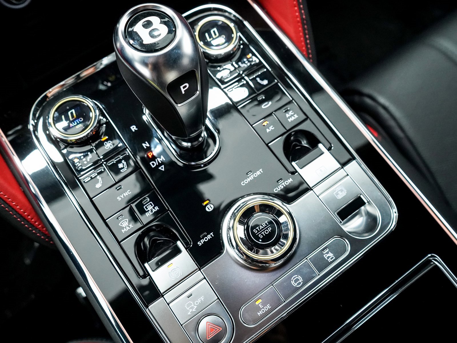 Certified 2025 Bentley Flying Spur Plug-In Hybrid image 36