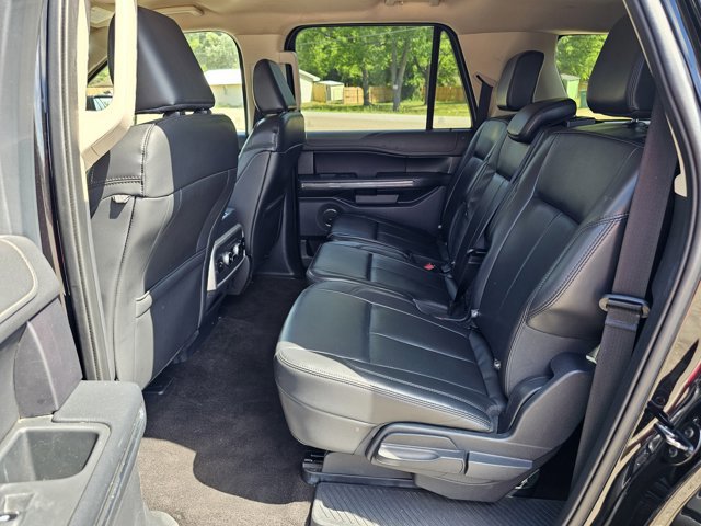 Used 2023 Ford Expedition Max XLT AWD/4WD image 32