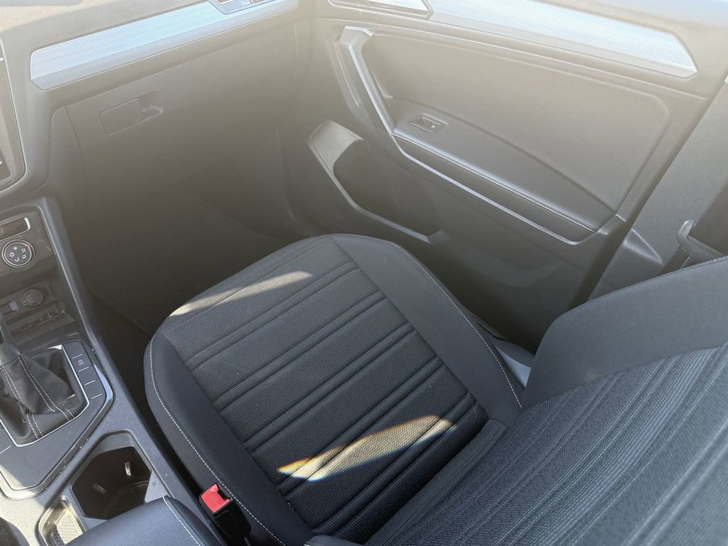 Used 2022 Volkswagen Tiguan S image 26