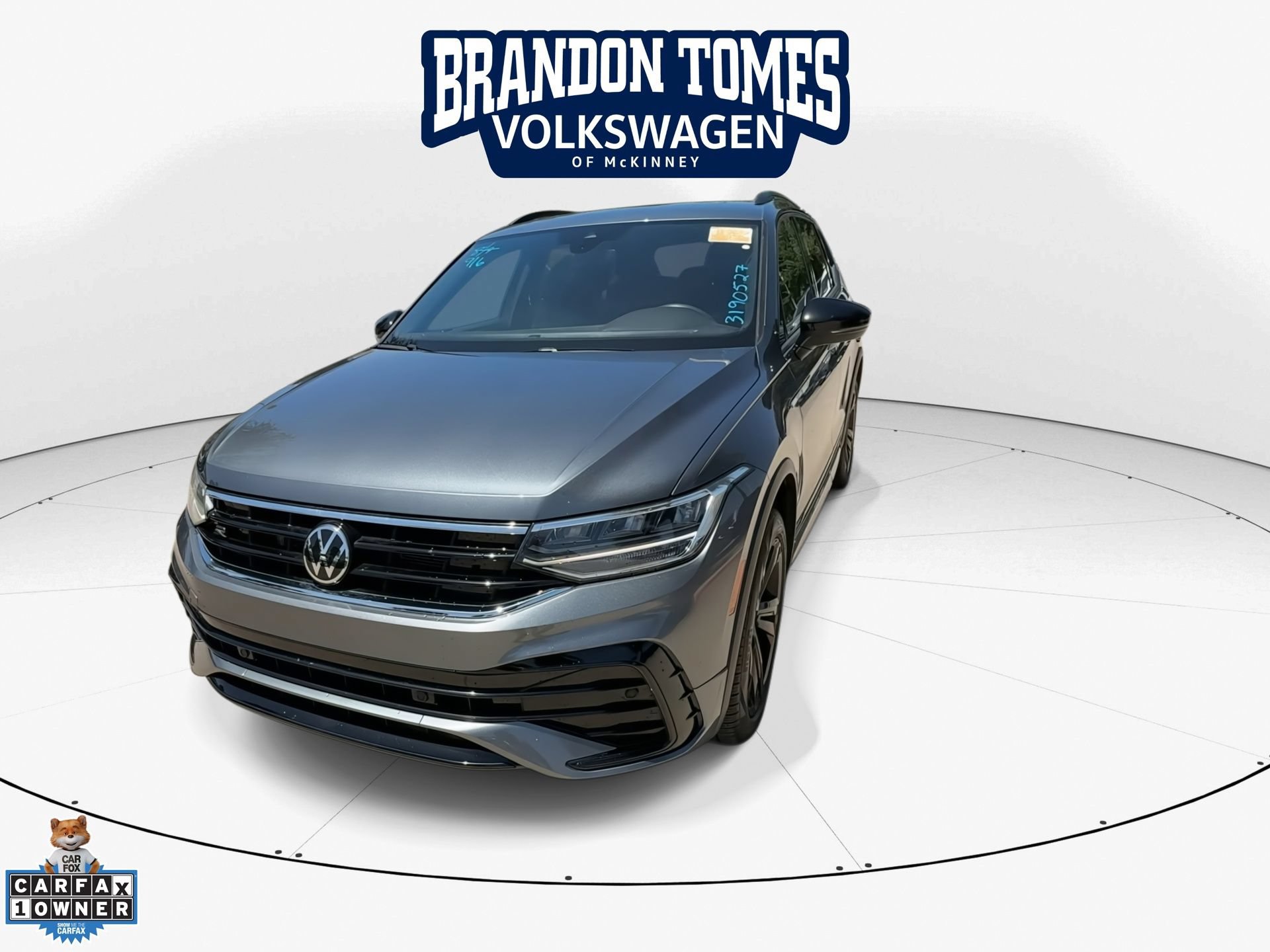Certified 2024 Volkswagen Tiguan SE R-Line FWD image 4