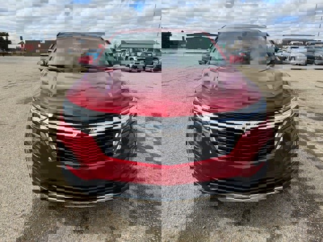 Used 2023 Chevrolet Equinox LT image 2