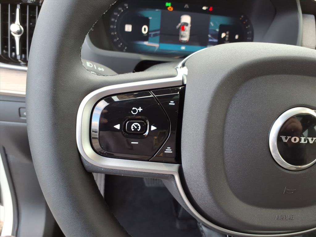 Used 2026 Volvo XC90 B6 Plus w/ Protection Package AWD/4WD image 15