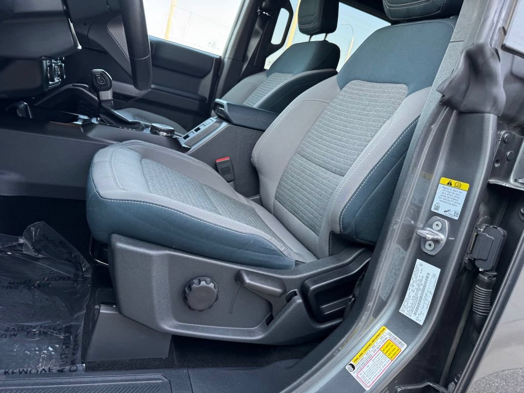 Certified 2022 Ford Bronco Outer Banks w/ Sasquatch Package AWD/4WD image 6