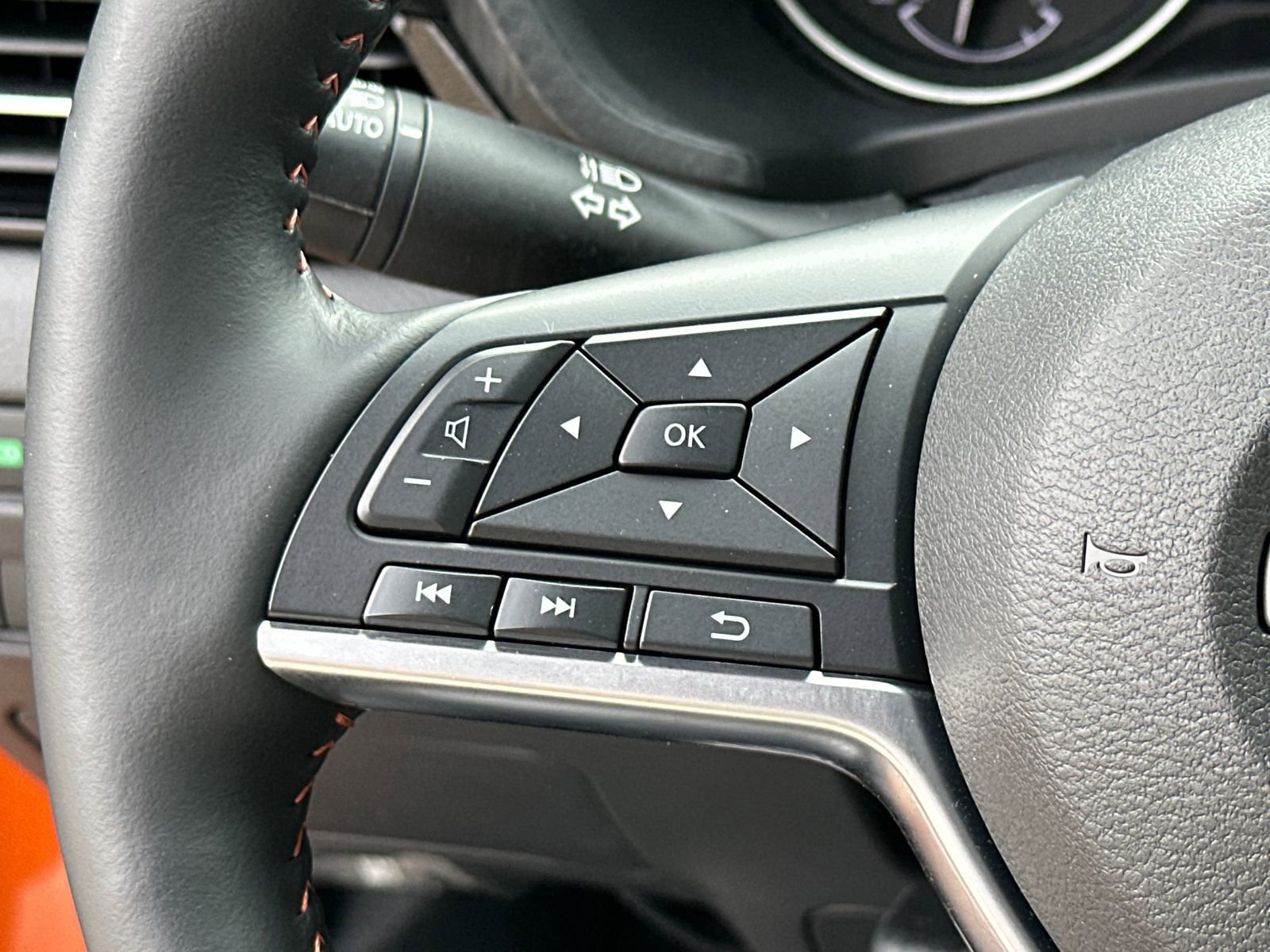 Certified 2025 Nissan Sentra SR w/ SR Premium Package FWD image 23