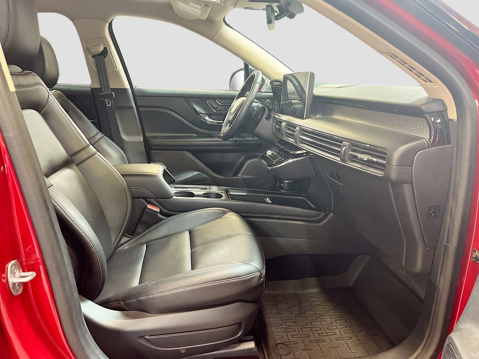 Used 2024 Lincoln Corsair AWD w/ Equipment Group 101A image 29