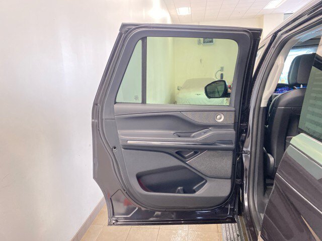 New 2027 Lincoln Navigator L Reserve AWD/4WD image 11