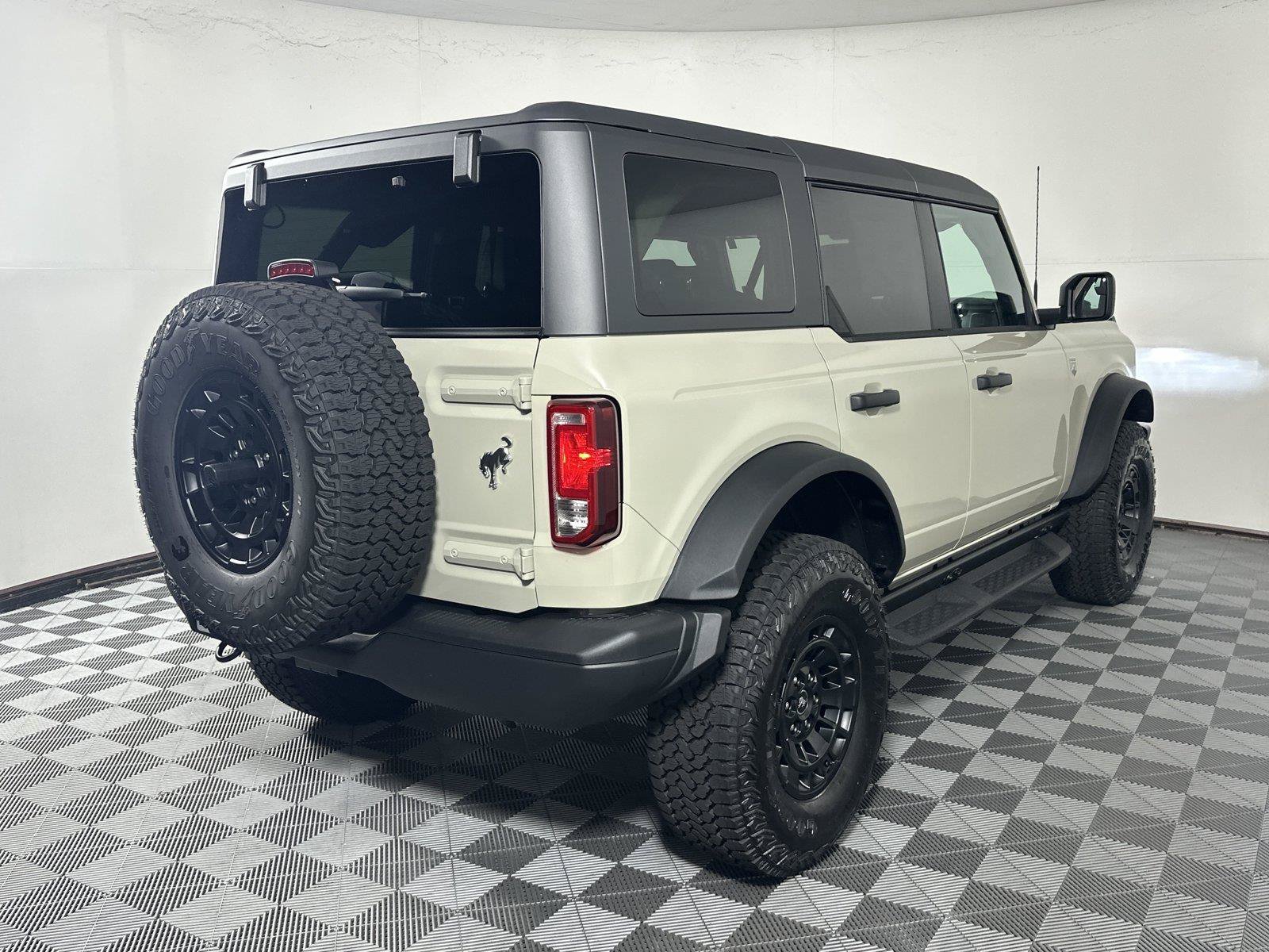 New 2026 Ford Bronco Big Bend w/ Black Diamond Package AWD/4WD image 7
