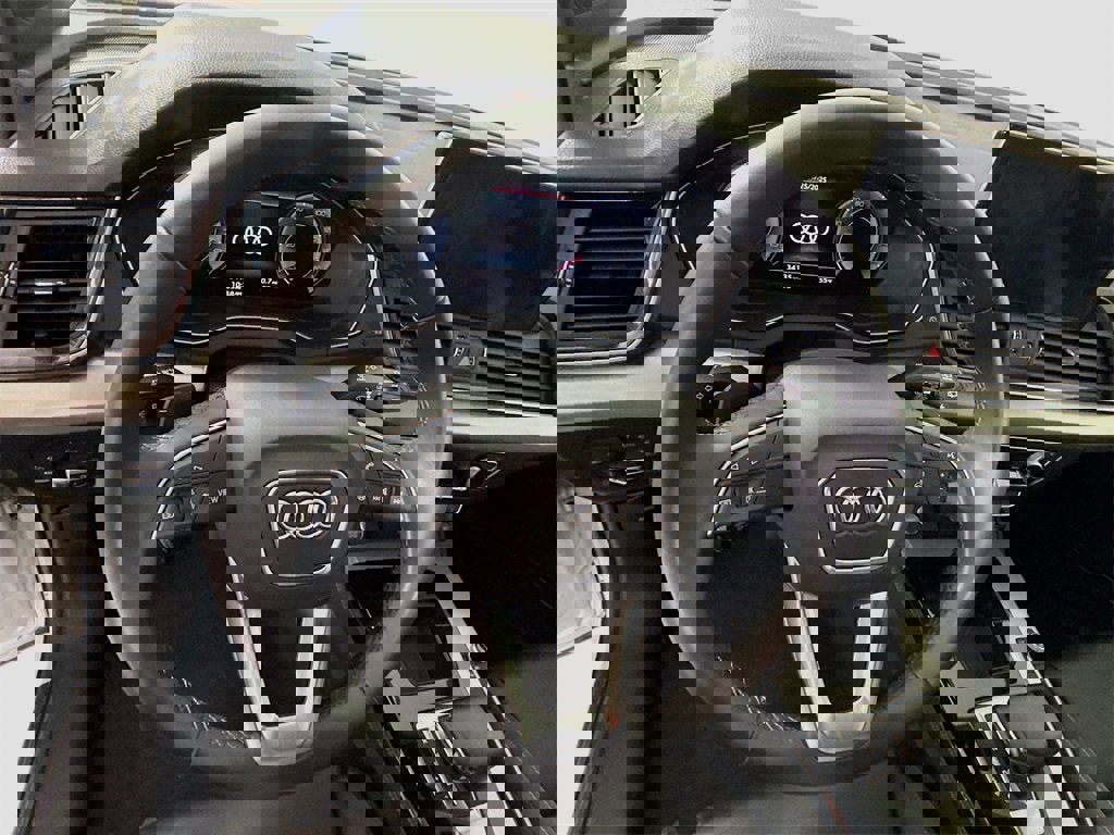 Used 2022 Audi Q5 2.0T Premium Plus w/ Premium Plus Package image 5