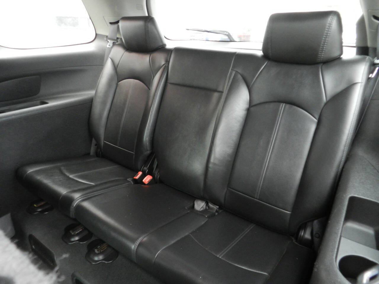 Used 2007 GMC Acadia SLT w/ Trailering Package image 11