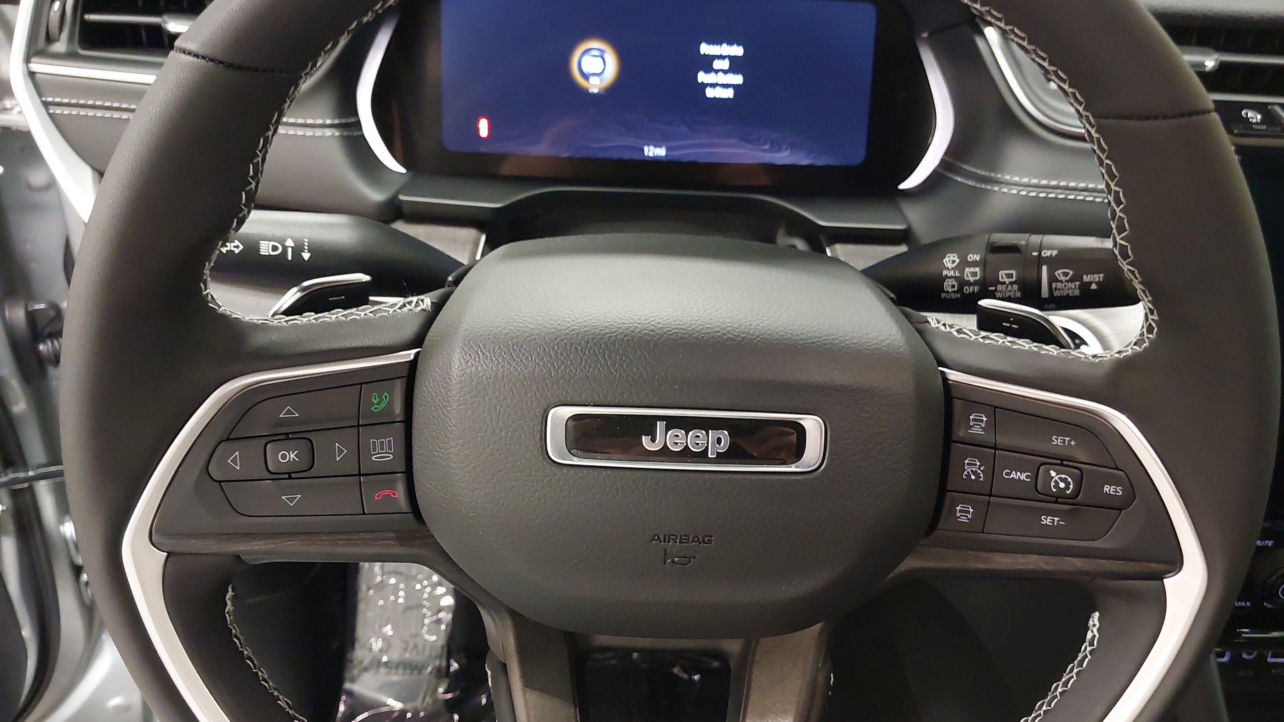 New 2025 Jeep Grand Cherokee L Limited w/ Luxury Tech Group II image 35