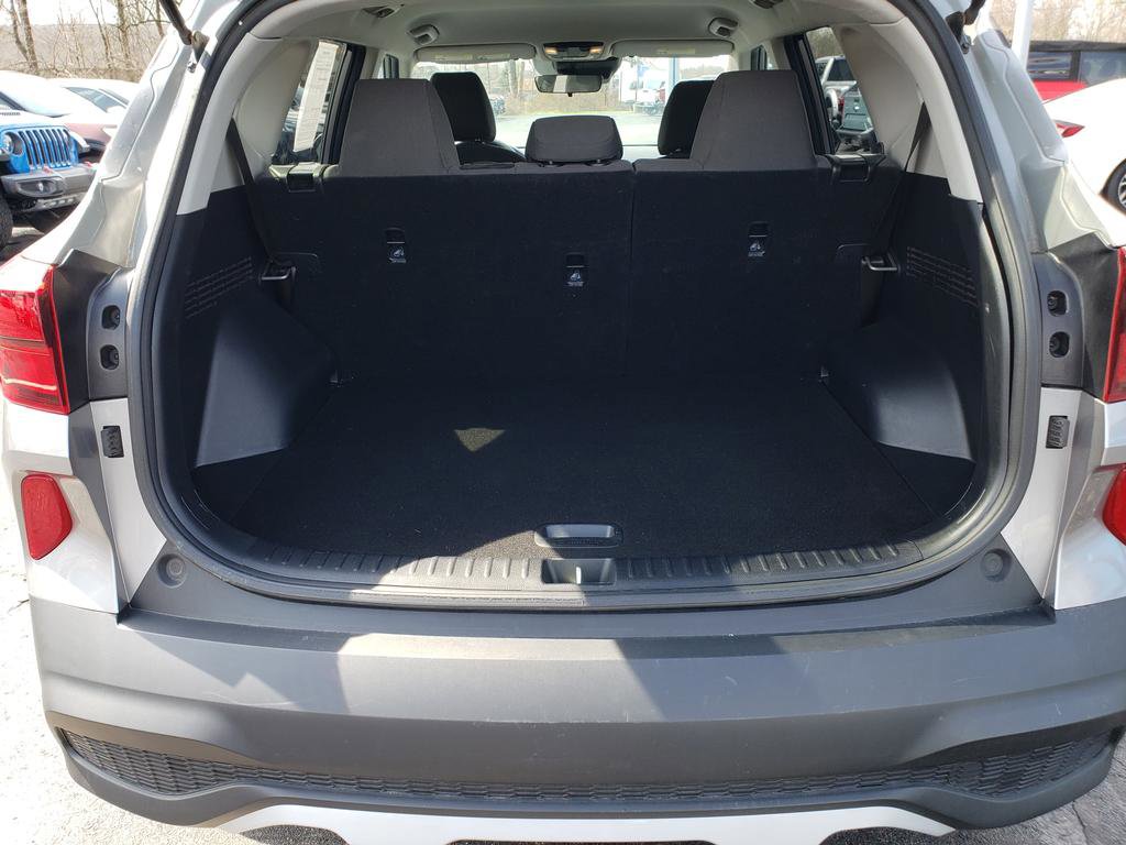 Used 2022 Kia Seltos LX image 6