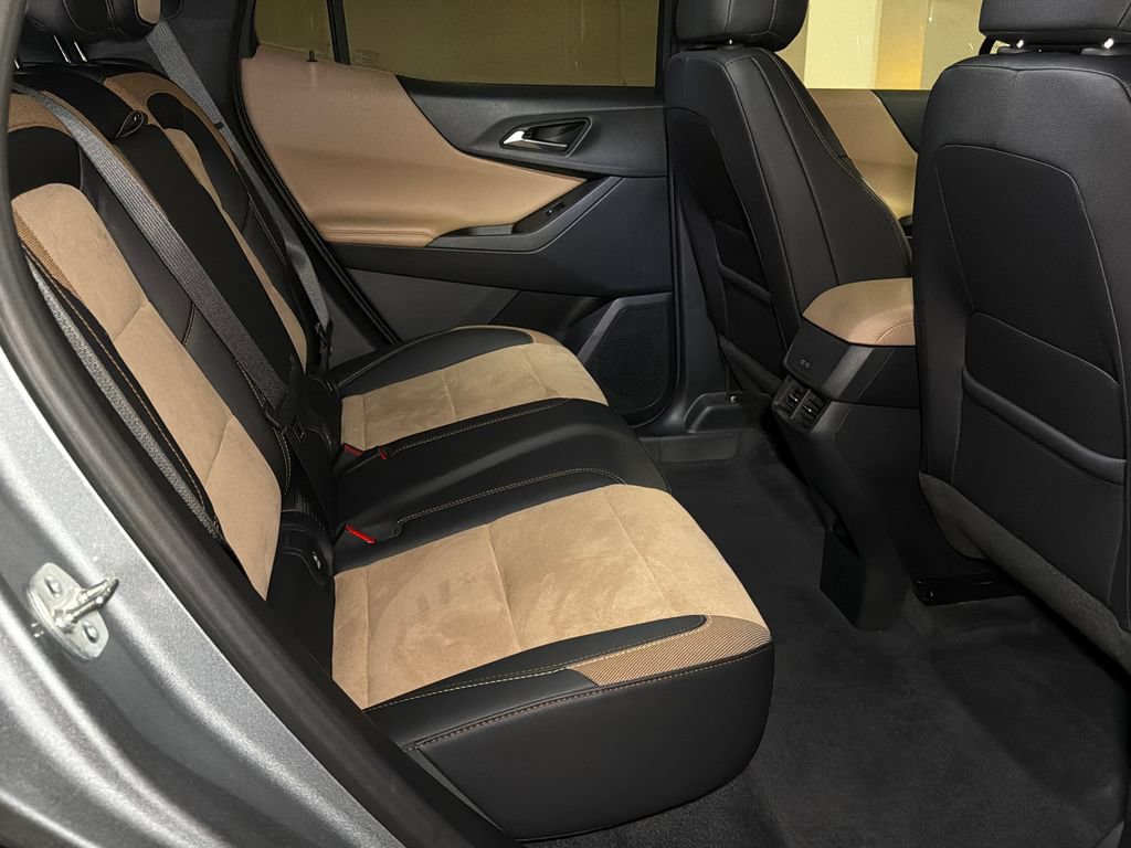 Used 2025 Chevrolet Equinox ACTIV FWD image 16