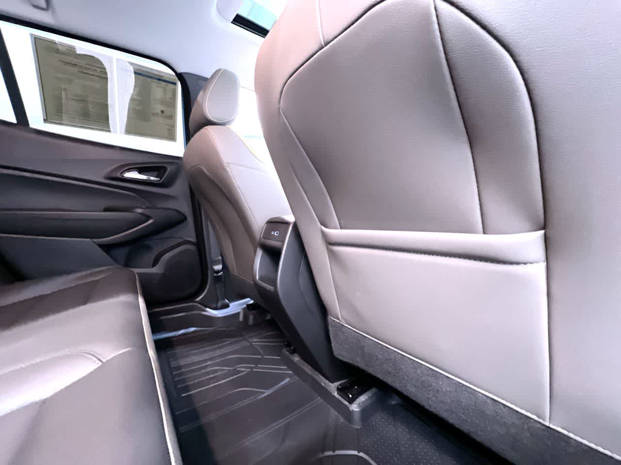 Used 2025 Chevrolet Trax ACTIV w/ Sunroof Package FWD image 38