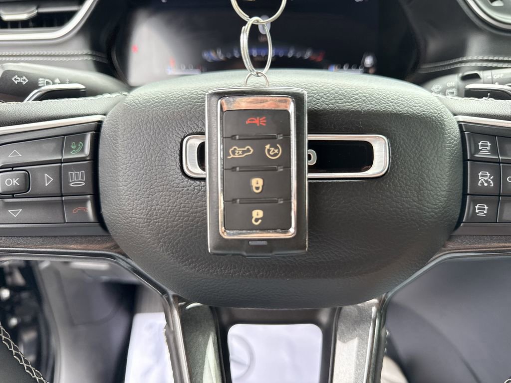 Used 2023 Jeep Grand Cherokee Laredo w/ Luxury Tech Group I image 35
