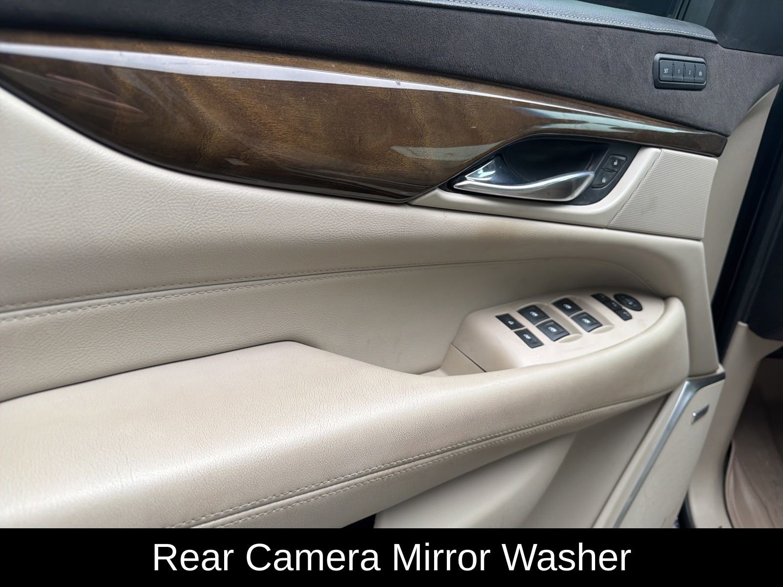 Used 2020 Cadillac Escalade Luxury AWD/4WD image 11