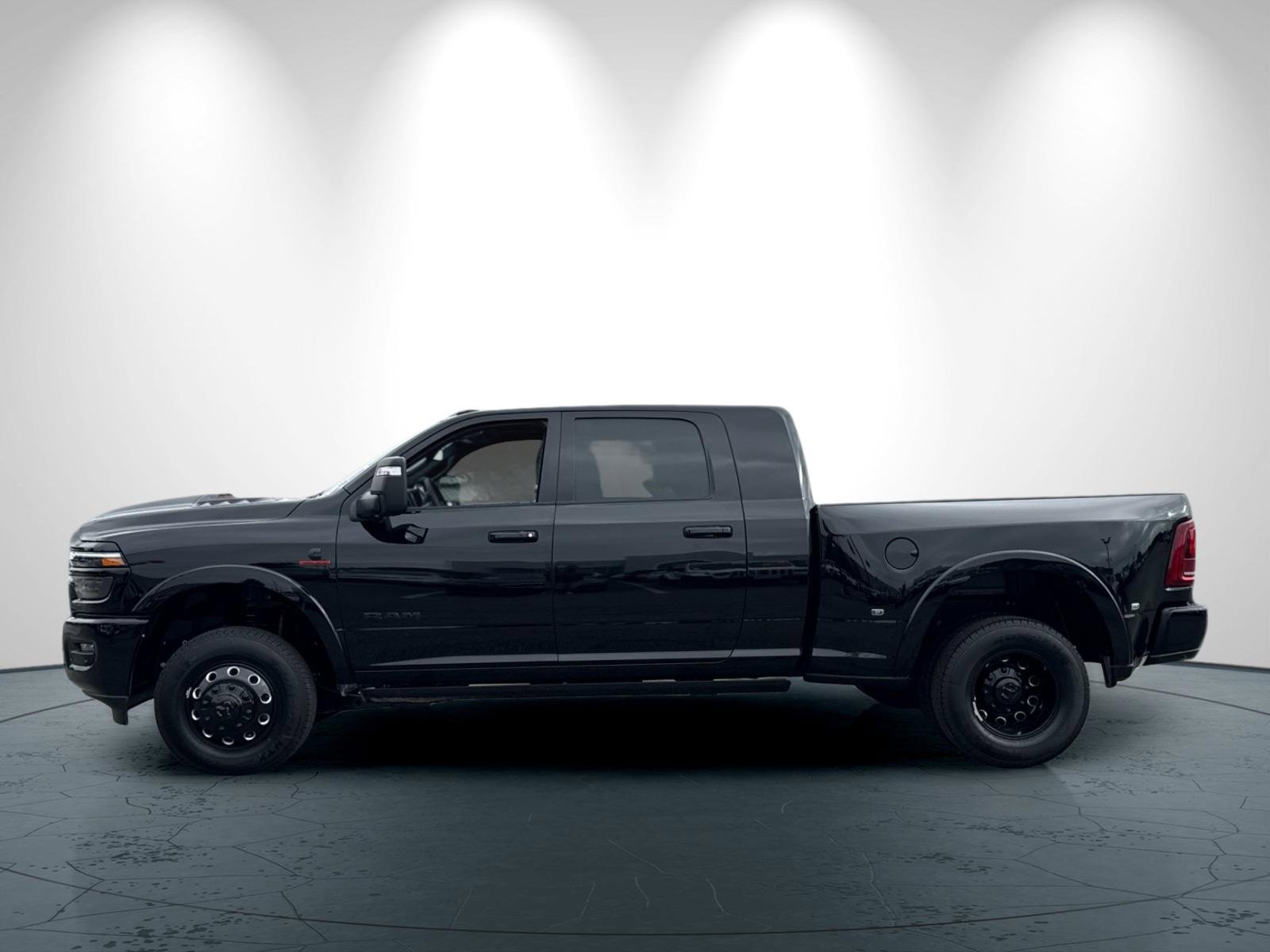 New 2025 RAM 3500 Limited image 7