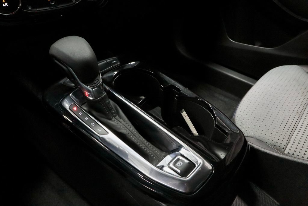 Used 2025 Chevrolet Trax LT w/ LT Convenience Package image 30