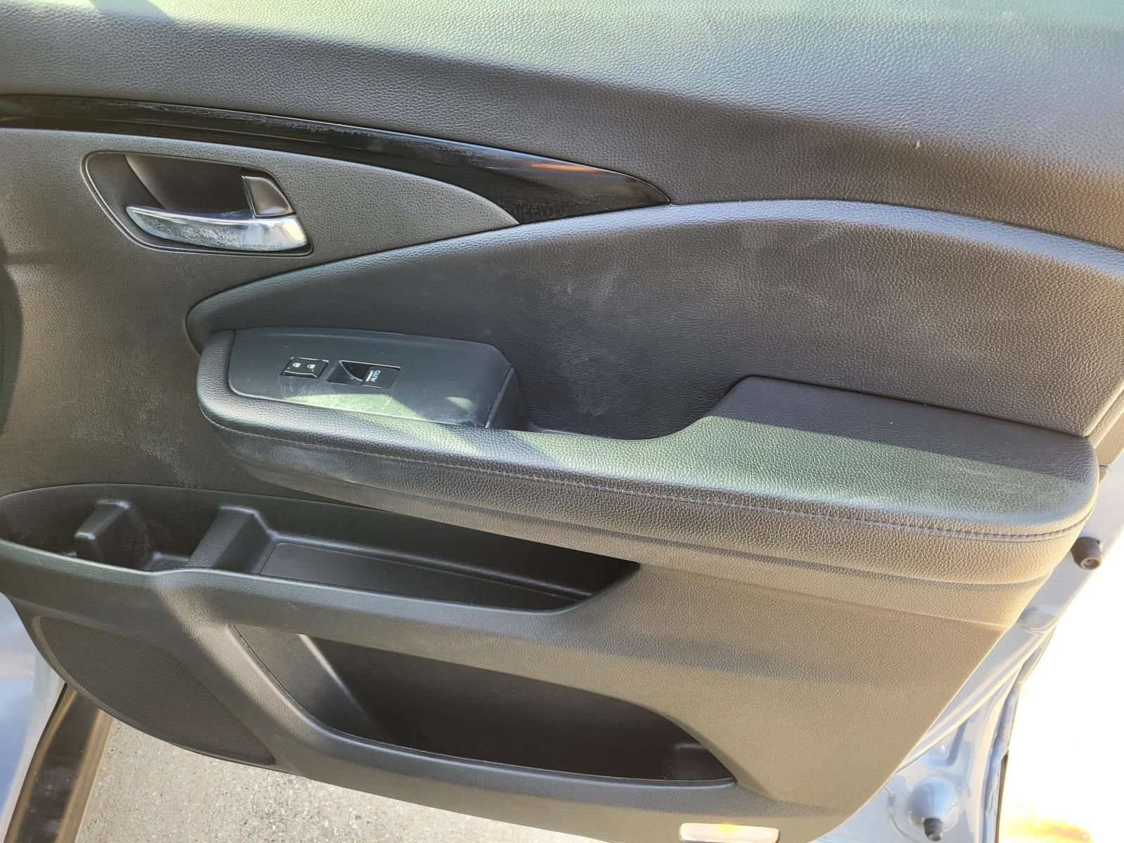 Used 2022 Honda Pilot Touring image 7
