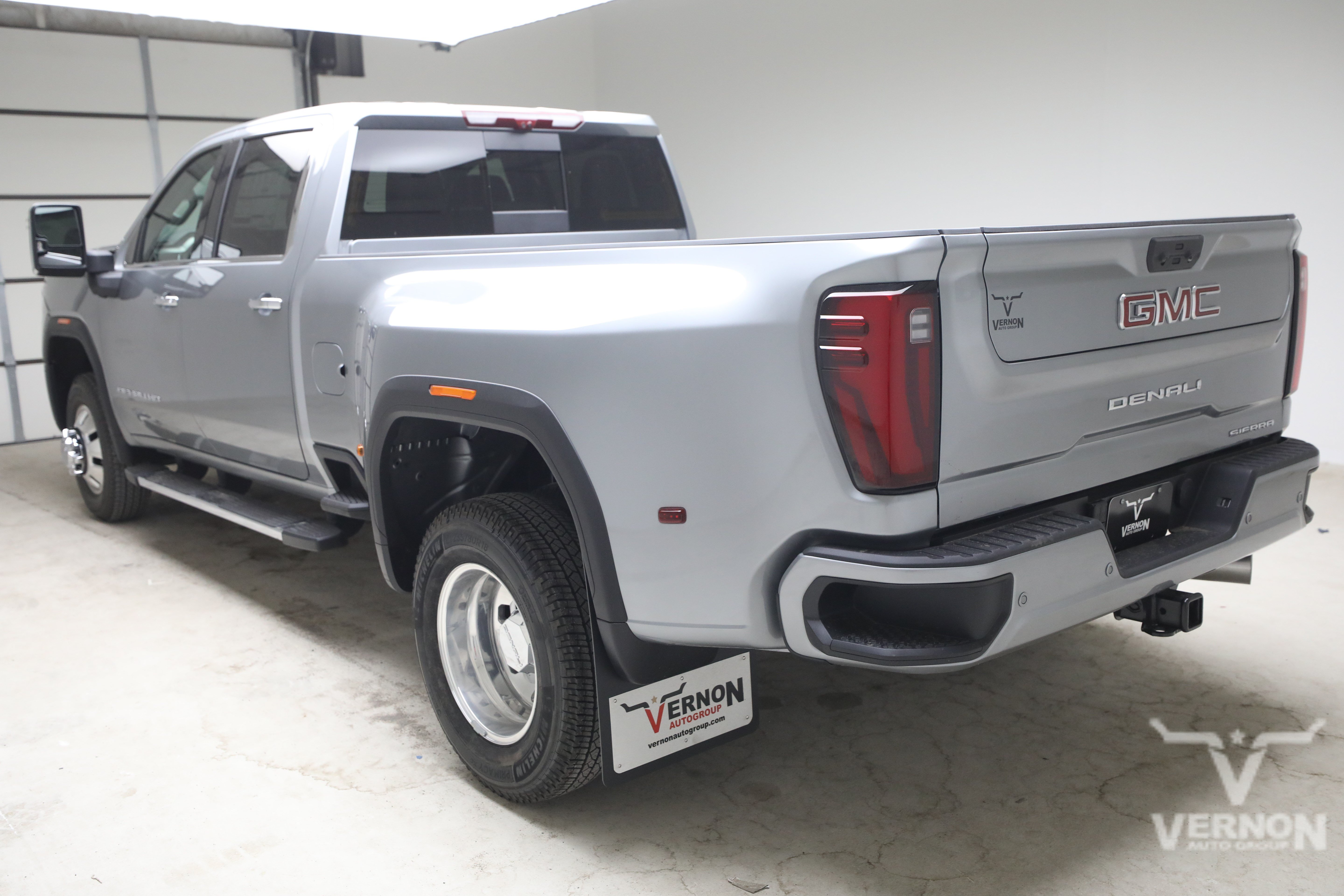 New 2026 GMC Sierra 3500 Denali w/ Technology Package AWD/4WD image 3