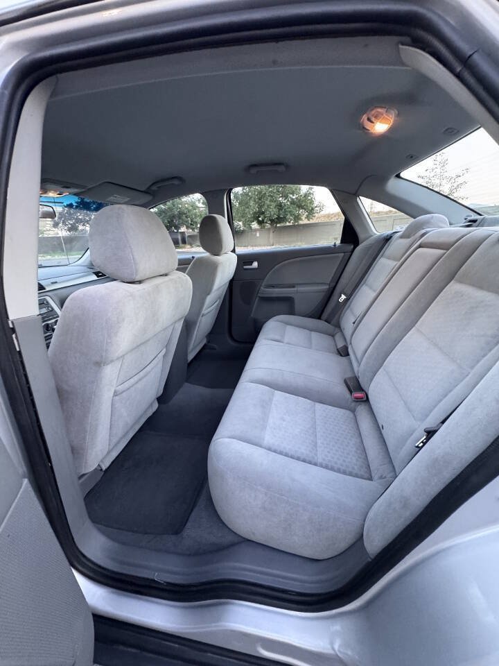 Used 2005 Ford Five Hundred SE FWD image 10