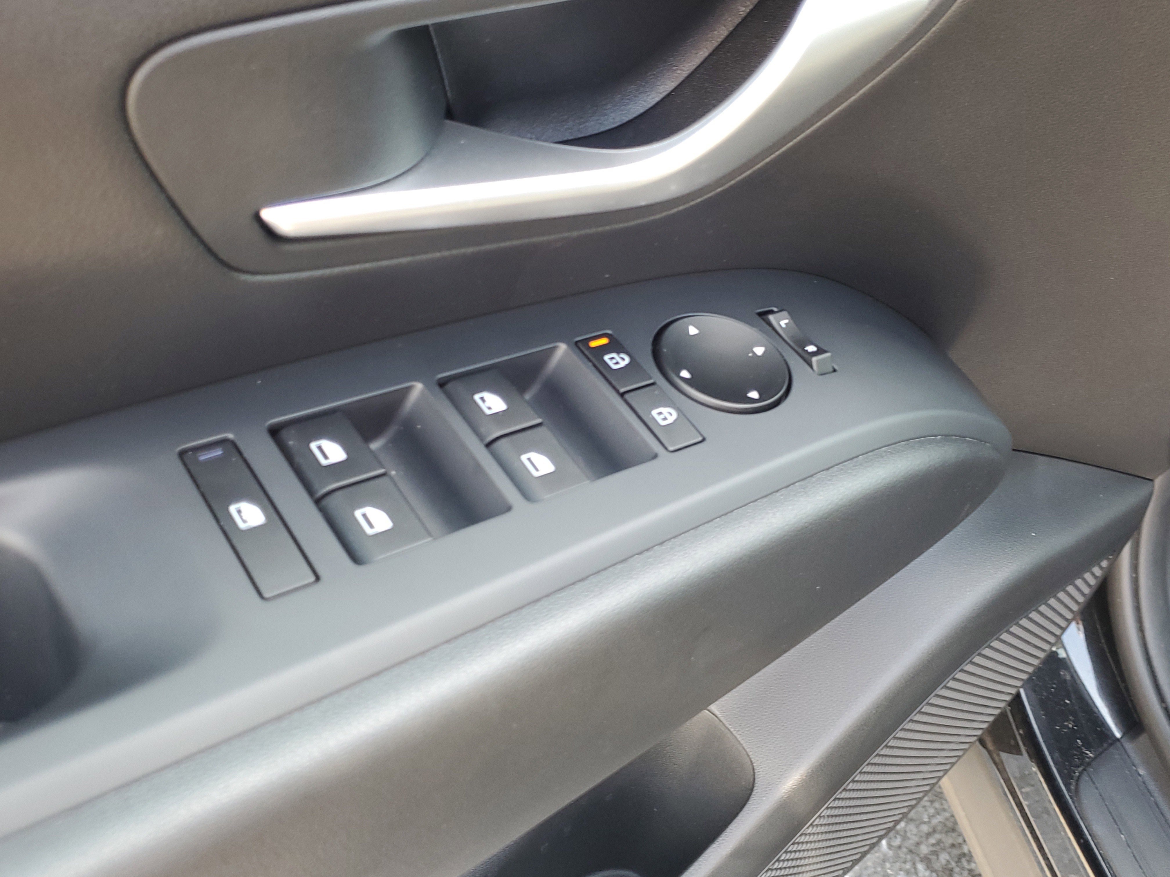 Used 2025 Hyundai Tucson SE image 19