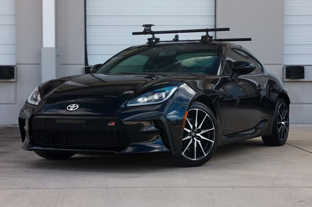 Used 2023 Toyota GR86 RWD image 1