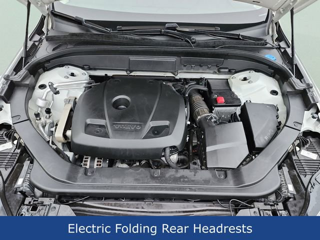 Used 2019 Volvo XC60 T6 Momentum w/ Multimedia Package image 34