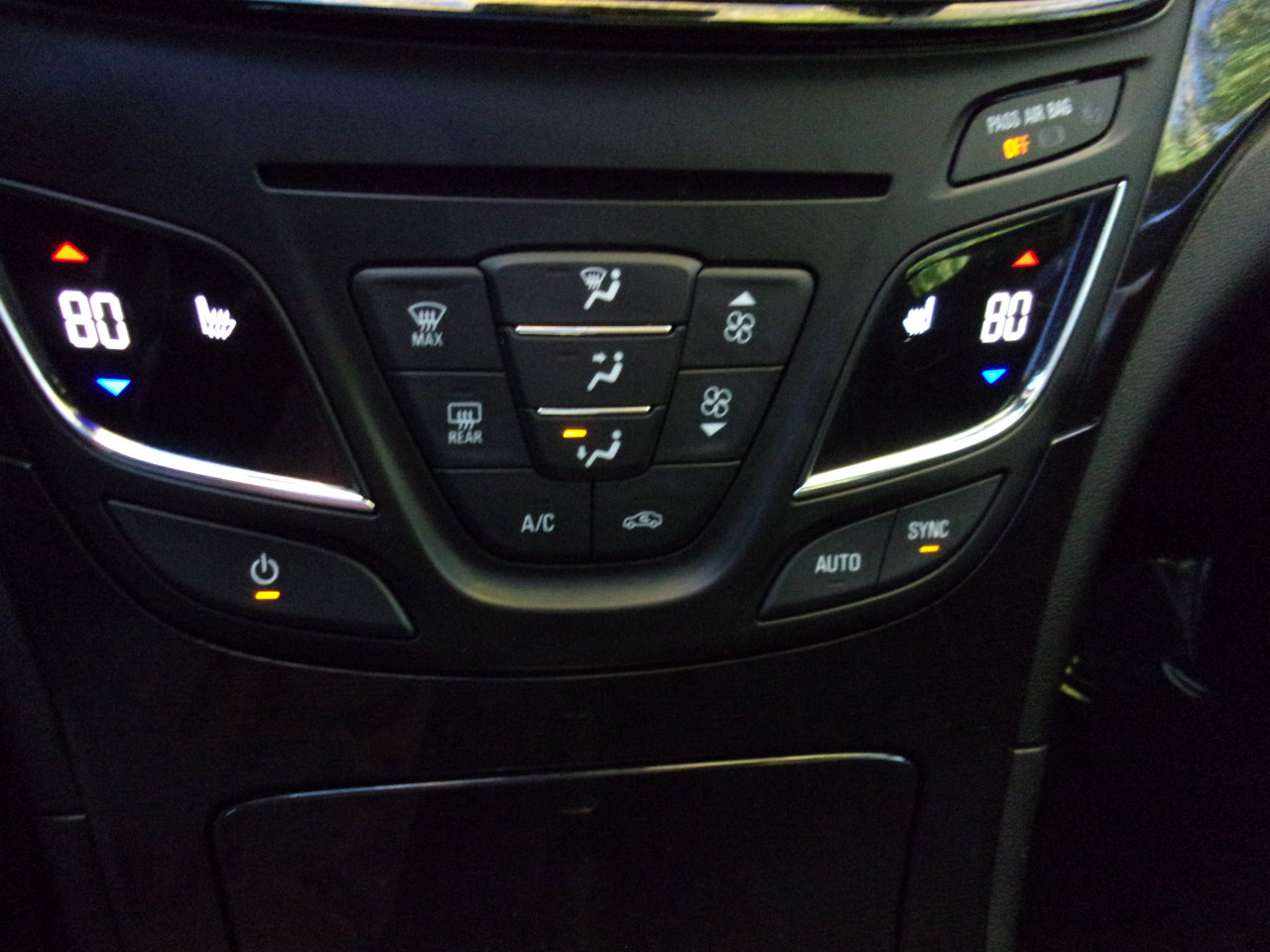 Used 2017 Buick Regal Premium w/ Driver Confidence Package #2 image 28