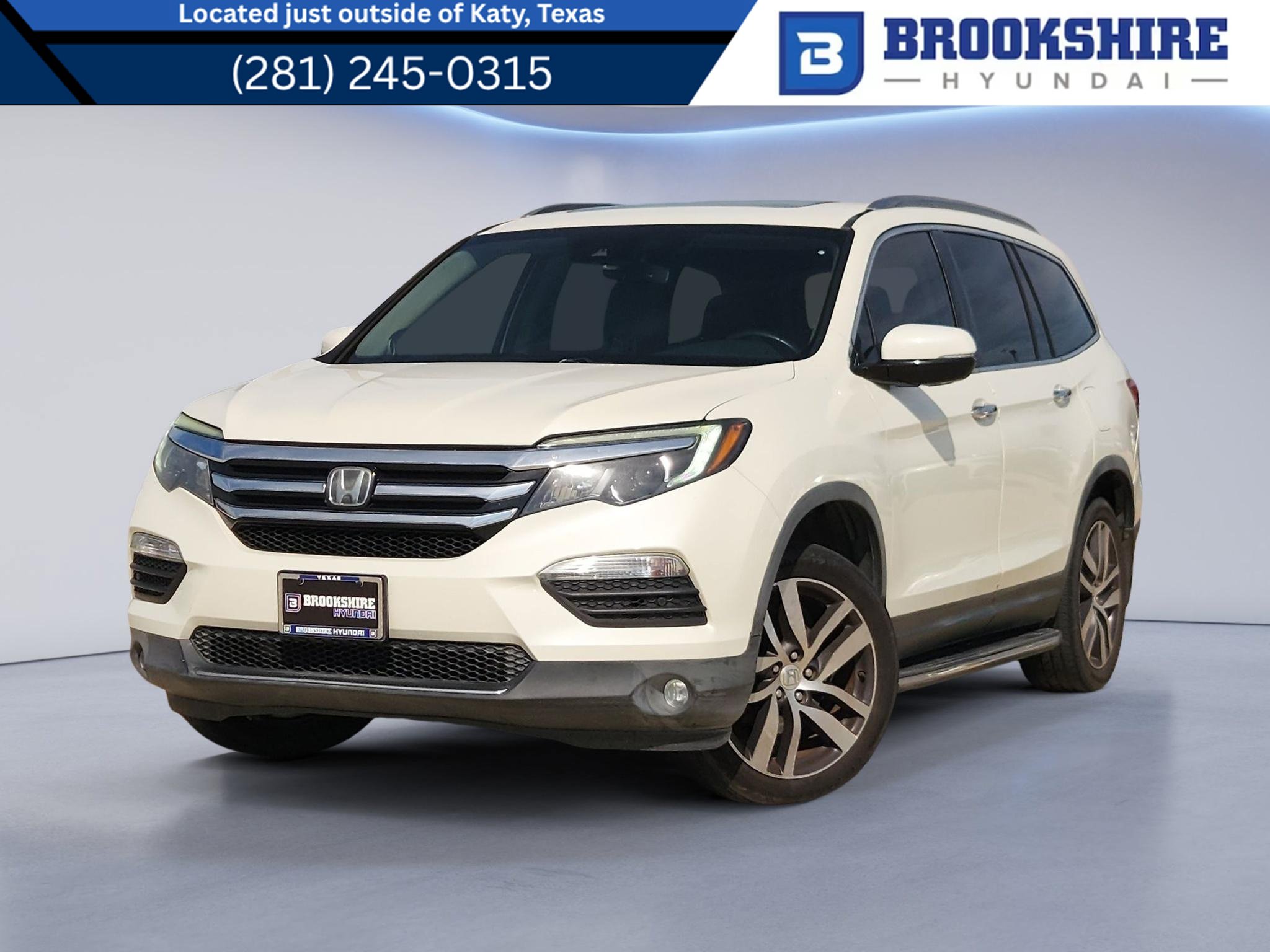 Used 2017 Honda Pilot Touring image 1