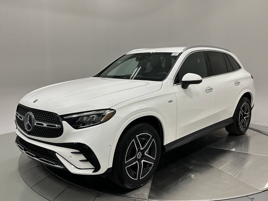 Used 2025 Mercedes-Benz GLC 350e 4MATIC image 4