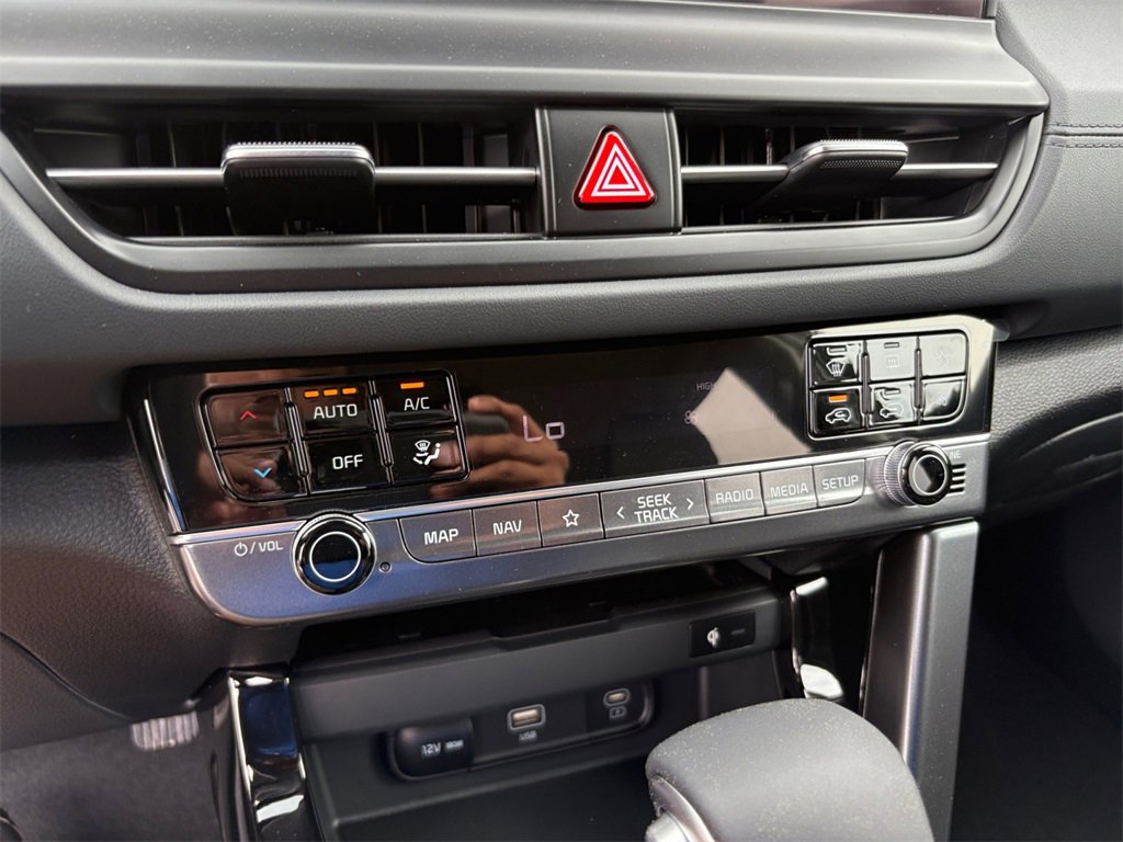 New 2025 Kia Seltos SX w/ SX Sunroof Package image 29