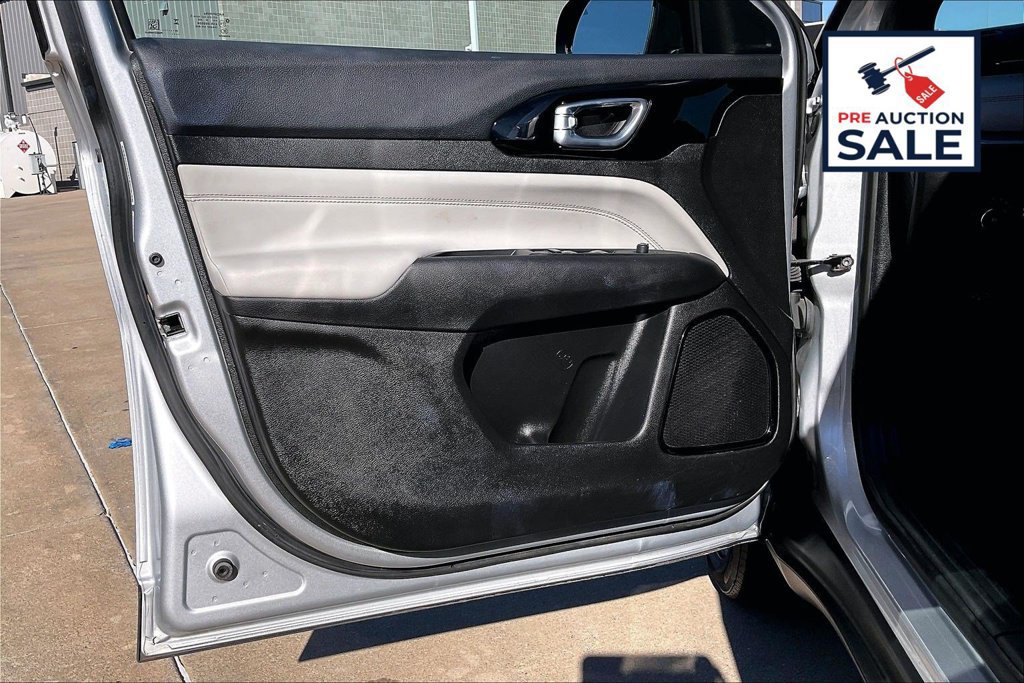 Used 2025 Jeep Compass Limited AWD/4WD image 23