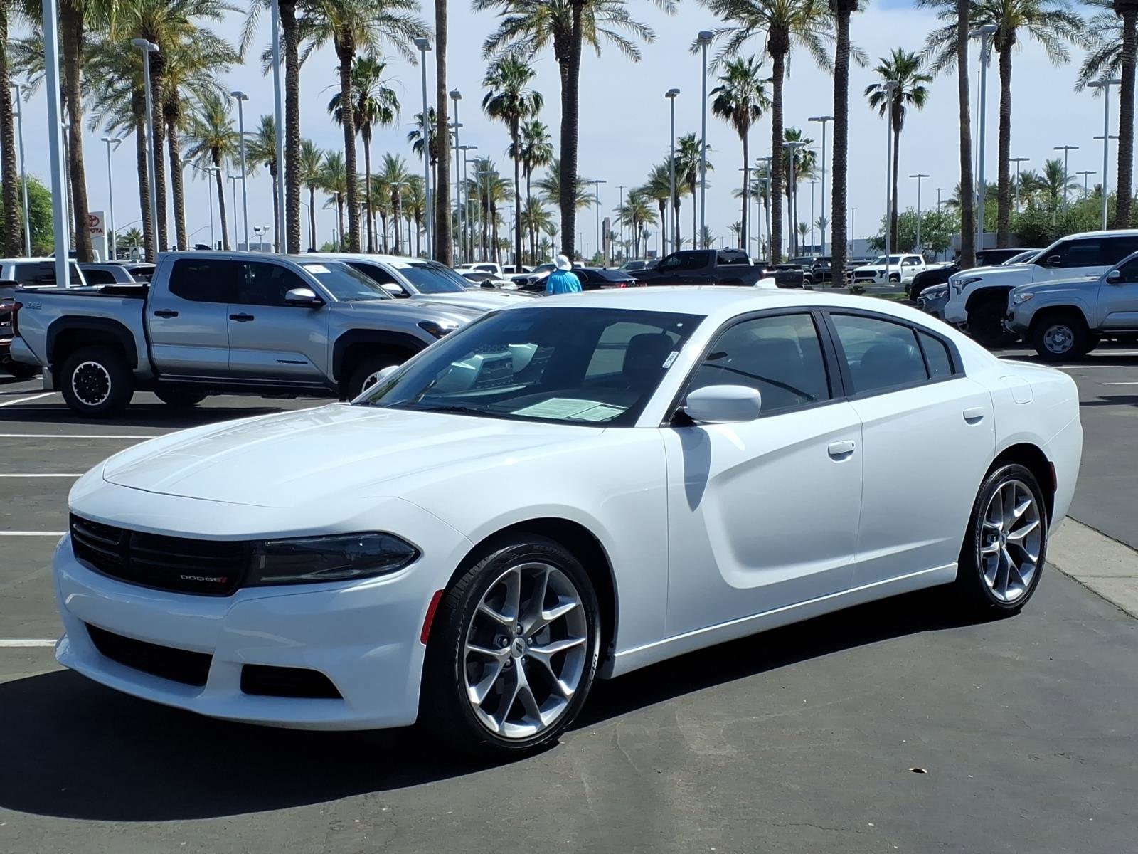 Used 2022 Dodge Charger SXT w/ Plus Group RWD image 8