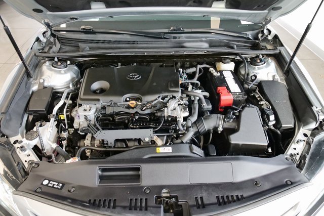 Used 2020 Toyota Camry XSE image 9