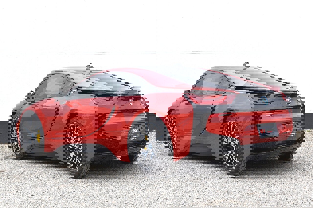 Used 2017 BMW i8 image 3