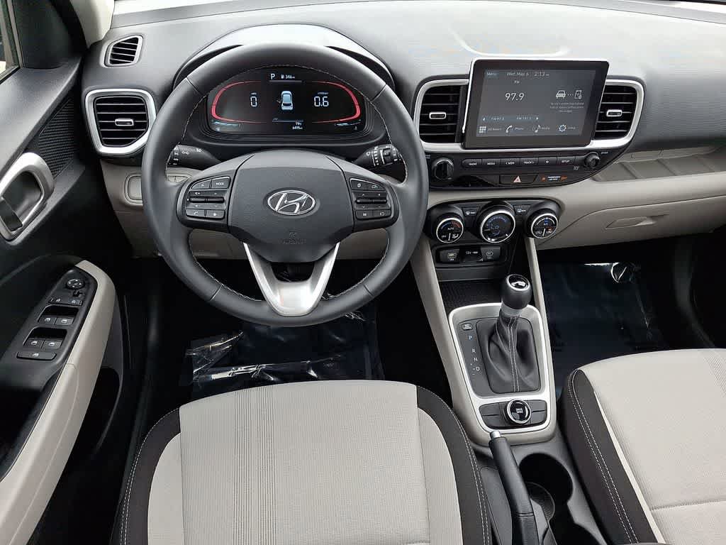 Certified 2025 Hyundai Venue SEL FWD image 10