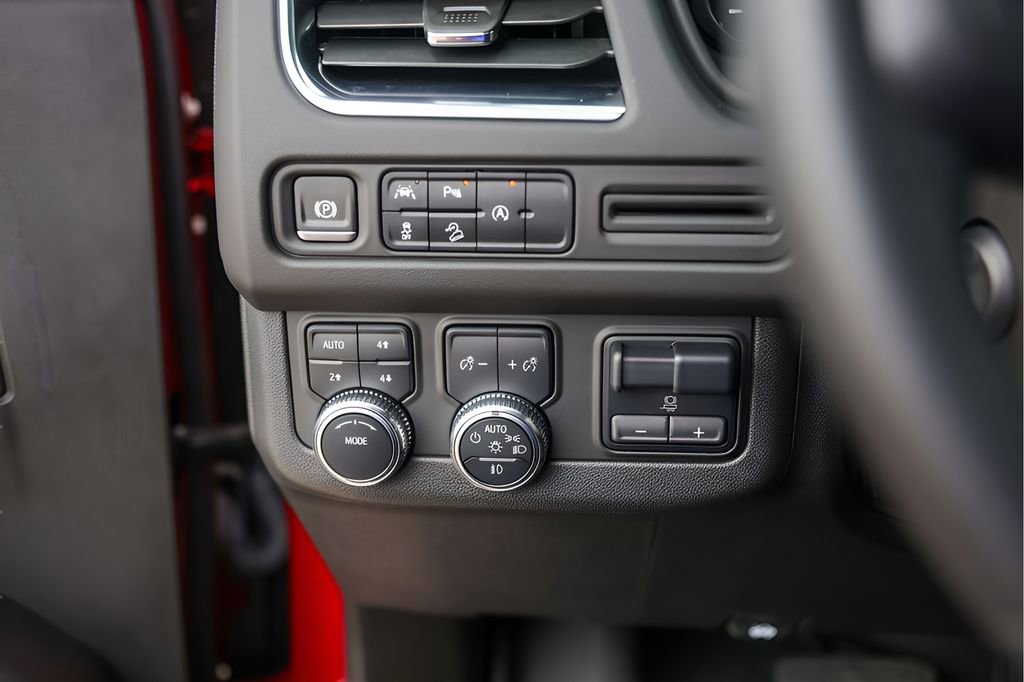 Used 2024 GMC Yukon AT4 w/ Max Trailering Package image 18