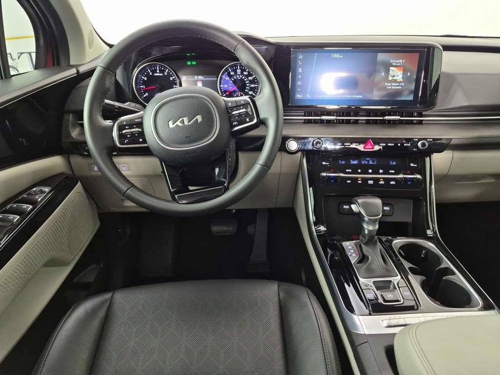 Used 2024 Kia Carnival EX FWD image 31