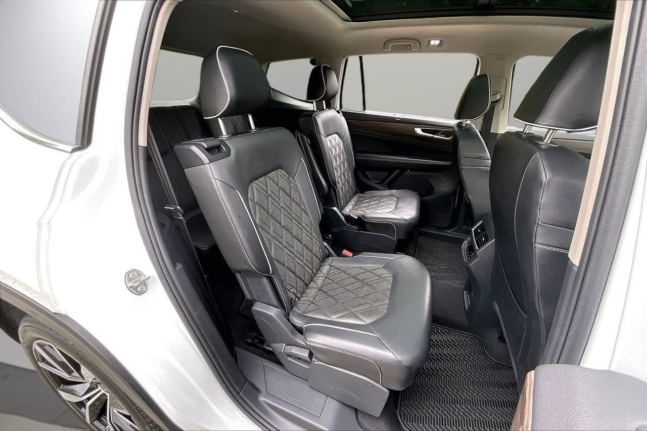 Used 2024 Volkswagen Atlas SEL Premium R-Line AWD/4WD image 26