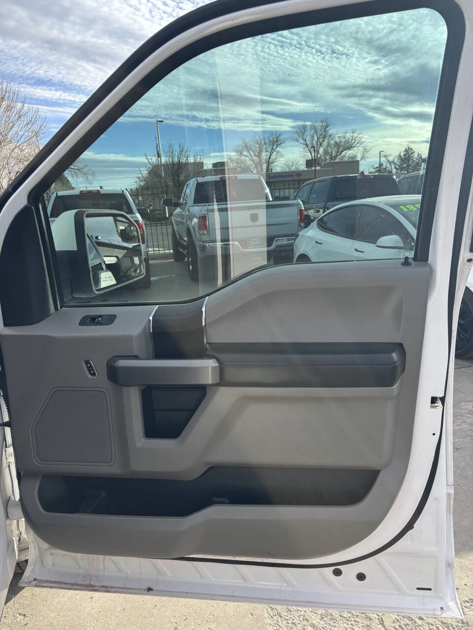 Used 2016 Ford F150 XLT image 11